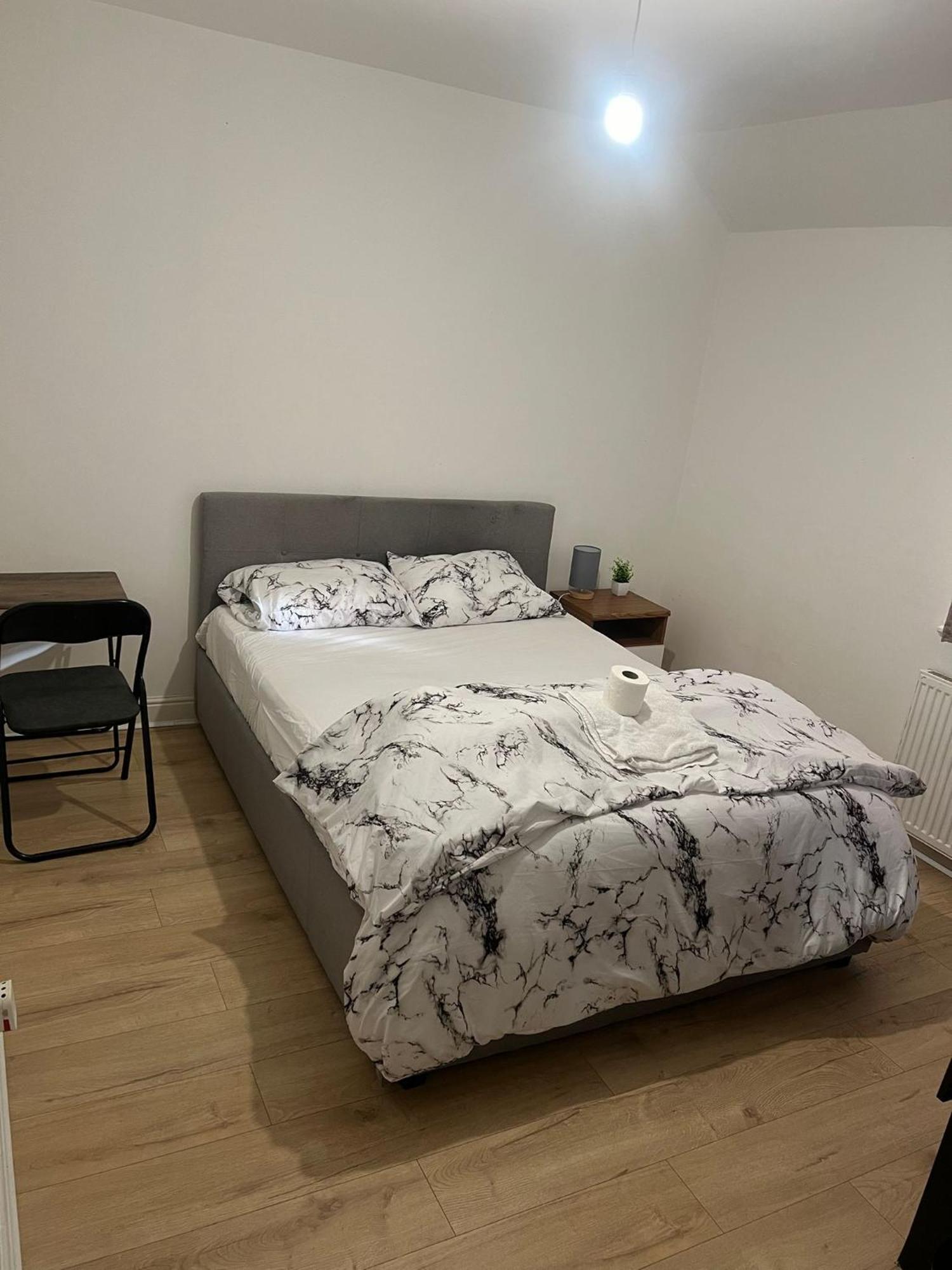 Deluxe Double Bedroom Manchester Exterior photo